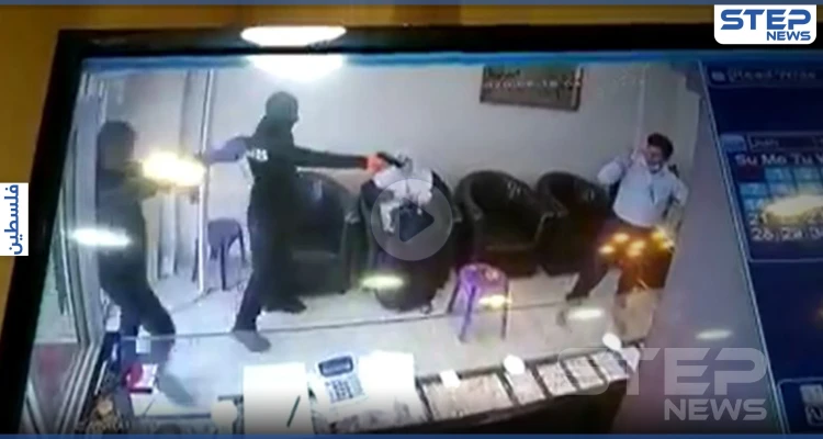 بالفيديو|| عصابة تقتحم محل ذهب وتسرق 8 كيلو ومبلغ مالي ضخم بطريقة "هوليوودية" بوضح النهار