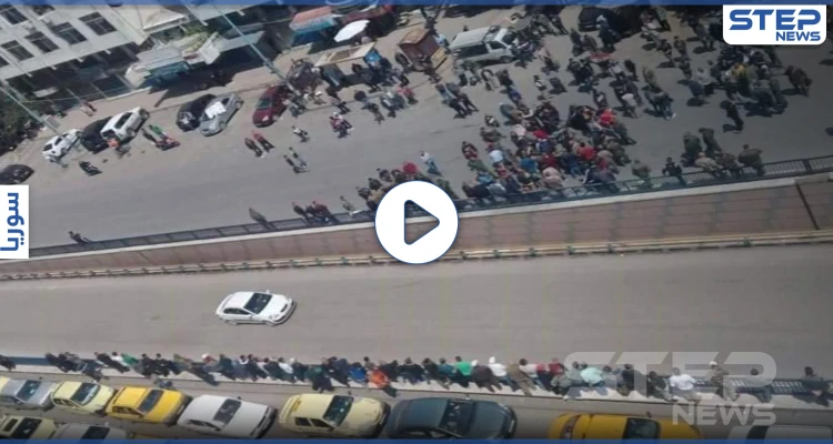 هل انطلقت ثورة "الجياع" في اللاذقية.. اعتصام للعشرات وسط المحافظة وهذه مطالبهم (فيديو وصور)