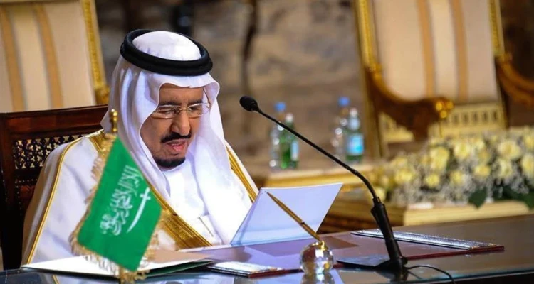 العاهل السعودي يوجه رسائل خطية إلى زعماء 4 دول خليجية