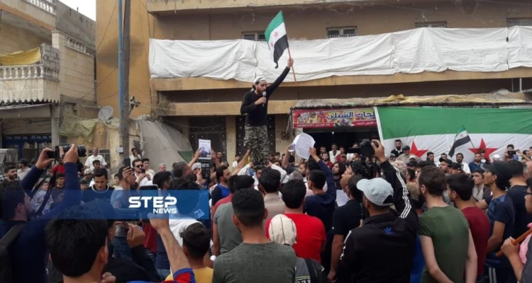 مظاهرة في مدينة جرابلس شرق حلب لوداع الشهيد عبد الباسط الساروت