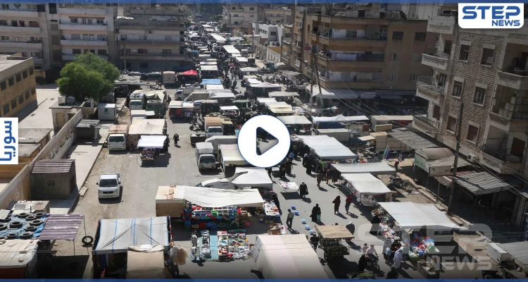 مشاهد من ازدحام سوق الأربعاء بمدينة إدلب رغم ارتفاع معدلات إصابات فيروس كورونا بالمحافظة