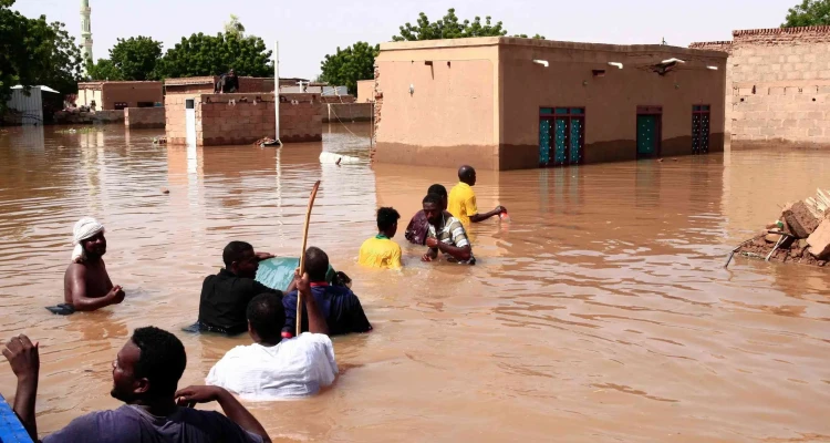 فيضان ووضع كارثي في بلدة الفاو السودانية بعد وصول كميات غير متوقعة من المياه لأحد السدود