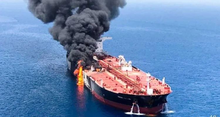 الإعلام الإسرائيلي يفيد بوقوع حادث عسكري قبالة ميناء الفجيرة الإماراتي ورويترز توضّح ماهيته