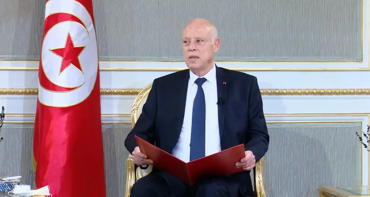 الرئيس التونسي يتجه لتغيير النظام السياسي عبر استفتاء شعبي والعائق الوحيد أمامه: أخبار