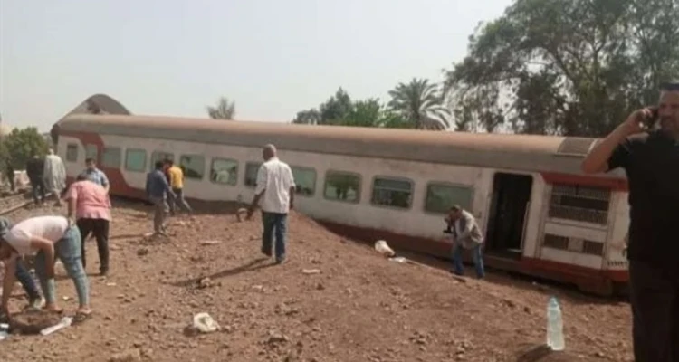 عقب إصابة 103 أشخاص.. أول تعليق من وزير النقل المصري على حادث قطار طوخ