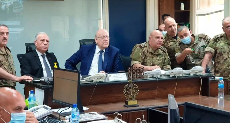 وزير الدفاع اللبناني يتحدث عن قرار بشأن قاضي تحقيقات انفجار مرفأ بيروت