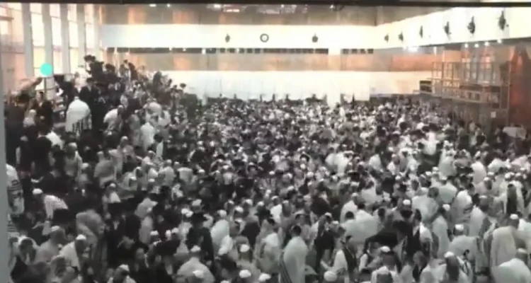 بالفيديو|| أول تعليق إسرائيلي على حادثة انهيار مدرج بجفعات زئيف.. والشرطة تخلي مسؤوليتها بعد ارتفاع أعداد المصابين