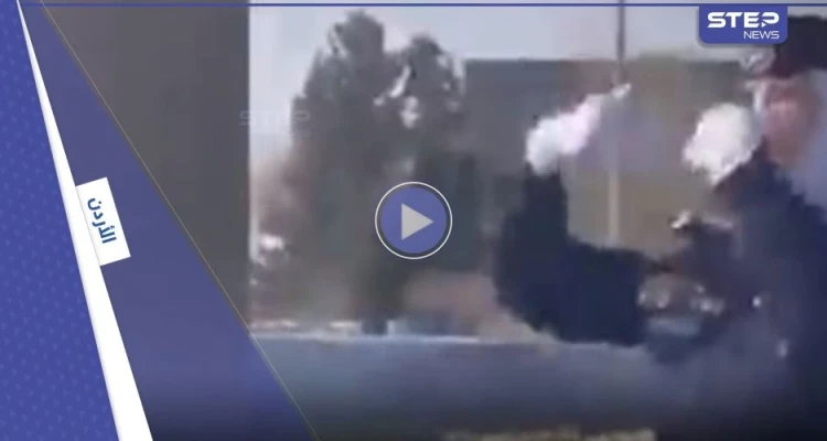 بالفيديو|| شرطية تثني شاباً عن إلقاء نفسه من فوق جسر دوار الشعب في الأردن تثير ضجة على وسائل التواصل