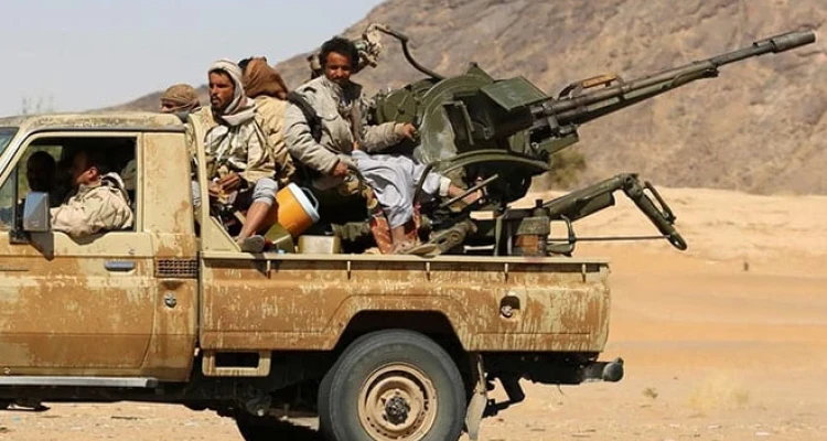 جبهة مأرب تشتعل.. ميليشيا الحوثي تستهدفها بالصواريخ الباليستية والتحالف ينشر مقطعاً يوثق استهدافاً مضاداً