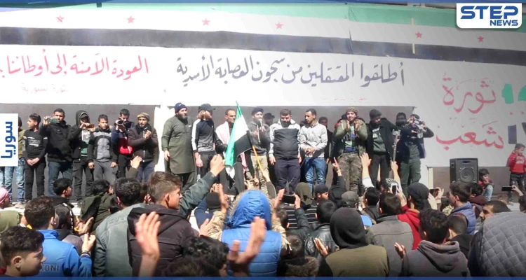خروج مظاهرة في مدينة إدلب منددةً بانتخابات النظام السوري ودعماً لاستمرار الثورة السورية