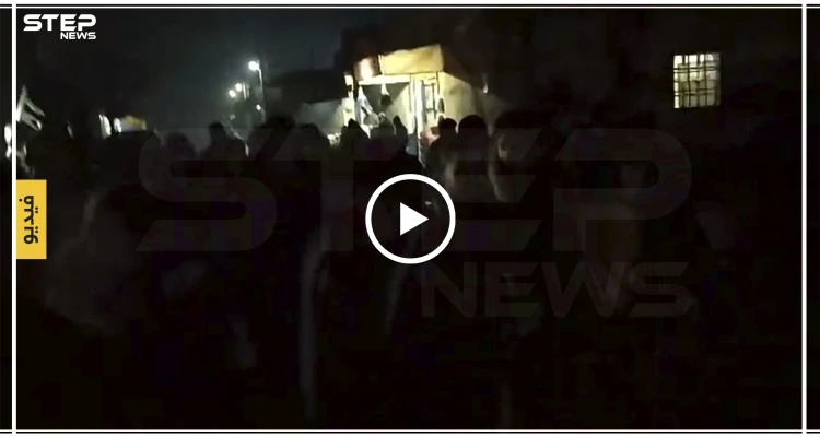 بالفيديو|| أهالي كللي شمالي إدلب يتظاهرون ضد هيئة تحرير الشام.. ويصفون الجولاني بالخائن العميل!
