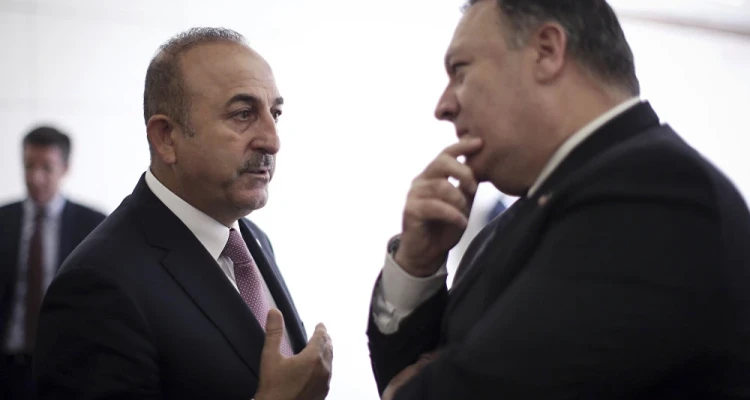 بومبيو: تهديد ترامب لتركيا لن يُغير انسحابنا من سوريا، وأوغلو: بلادنا لاتهاب التهديدات