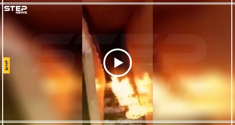 شاهد بالفيديو|| قبيل مغادرته.. مدني يحرق منزله جنوب إدلب منعًا لدخول قوّات النظام السوري إليه