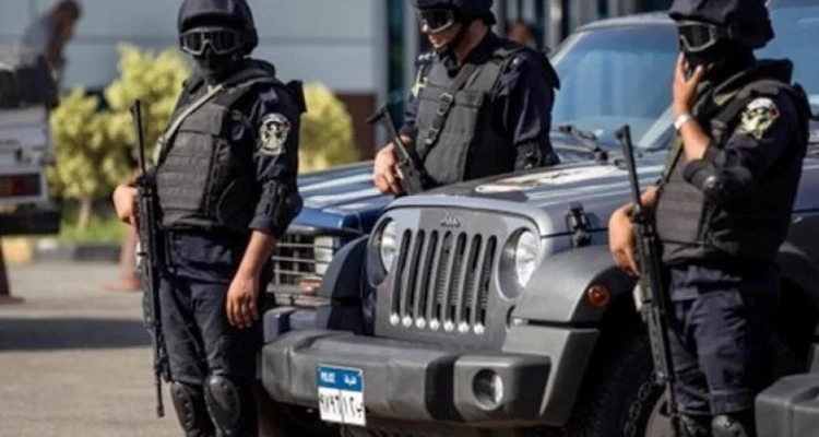 فيديو "سندويتشات بالمخدرات" بأحد الطرق السريعة في السويس يحرك الأمن المصري