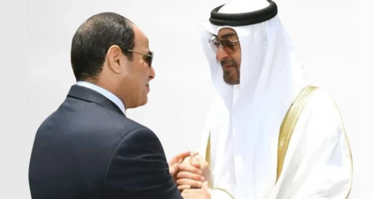 محمد بن زايد يصل القاهرة والرئيس المصري يتسقبله لبحث ملفات إقليمية ومحلية