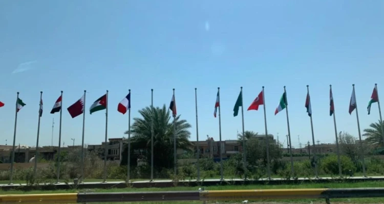 قادة ووفود الدول المدعوة للمشاركة في مؤتمر قمة بغداد تصل تباعاً إلى العراق