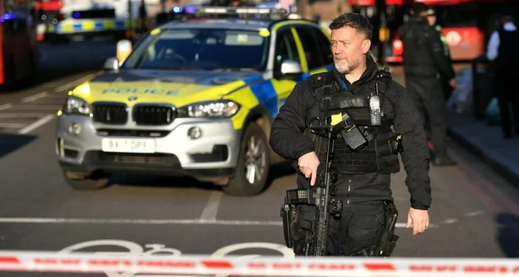 حادث أمني كبير وخطير في ويلز البريطانية يخلف عدداً من الضحايا