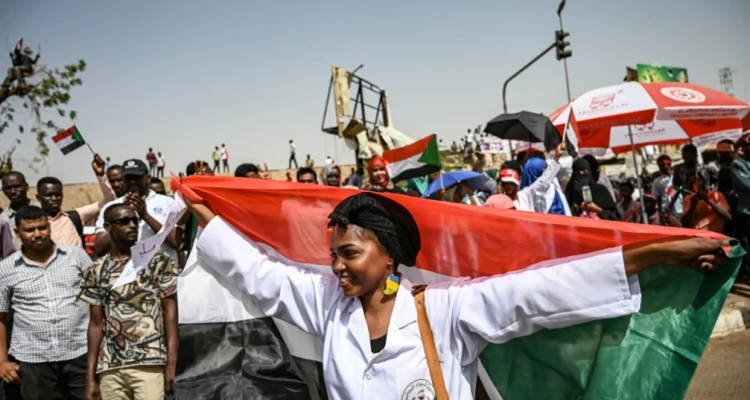 مستشار البرهان يعلّق على التغييرات في 25 أكتوبر والمرحلة الانتقالية في السودان