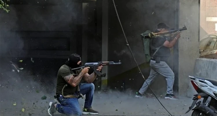 مسؤول من "حزب الله" يتحدث عن حرب أهلية ويتهم حزب بارز بافتعالها