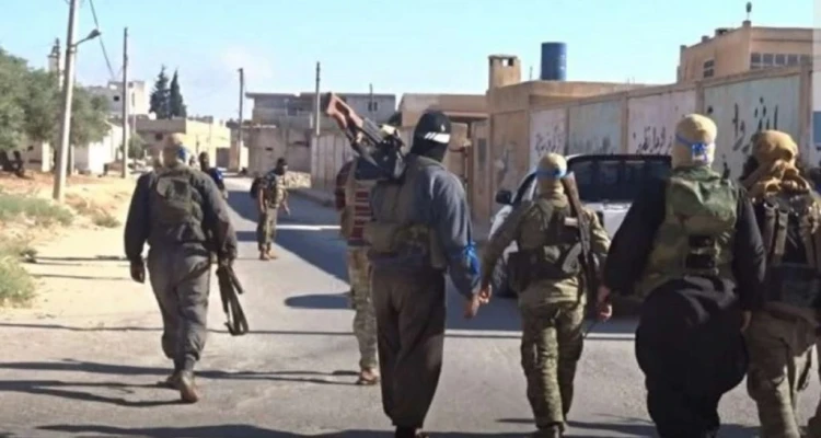 تحرير الشام تعتدي على نازحي حماة وتُخرجهم من مخيمات كفريا والفوعة بالقوة