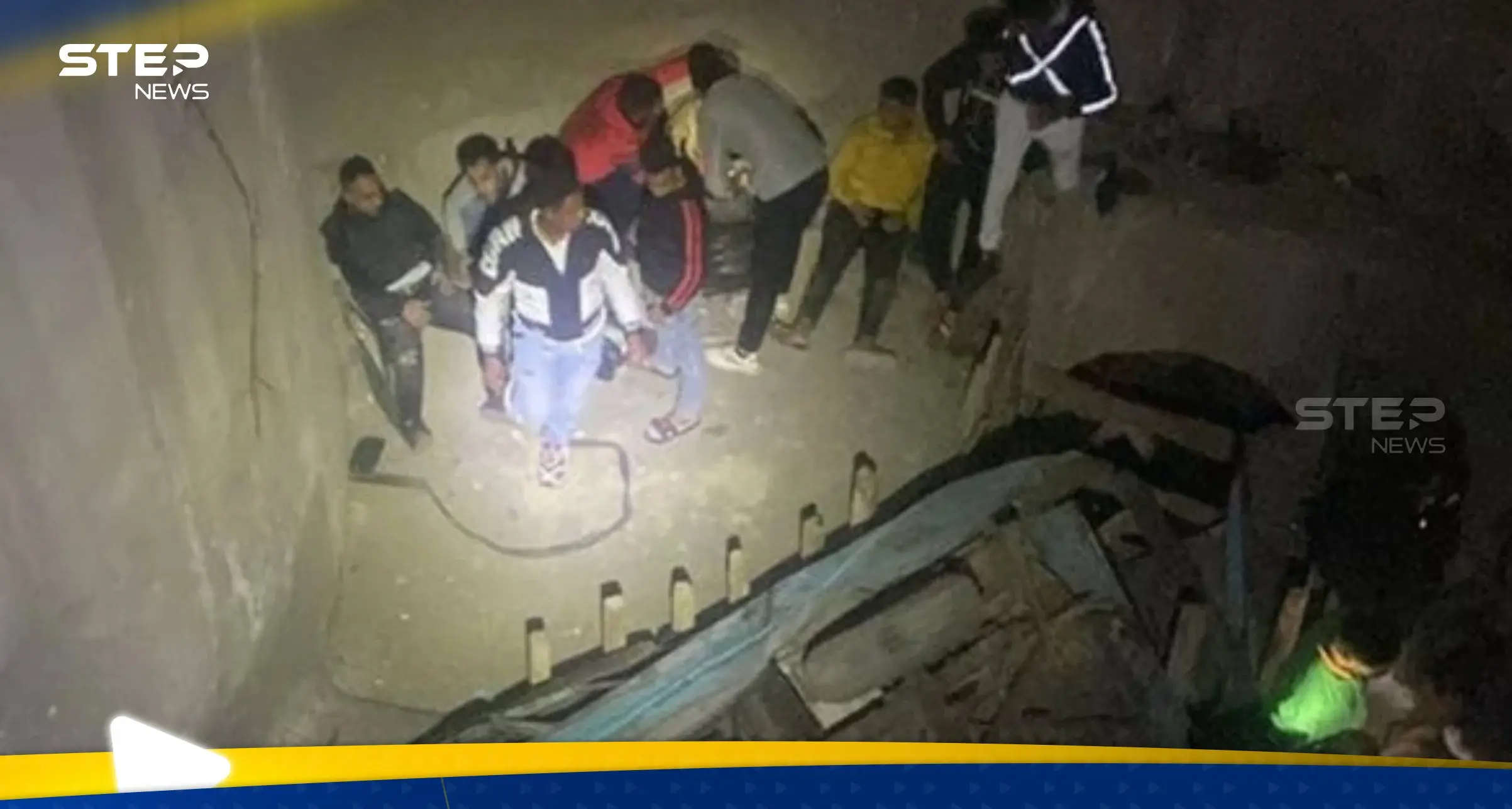 سقوط ميكروباص داخل حفرة عميقة في الزاوية الحمراء بالقاهرة