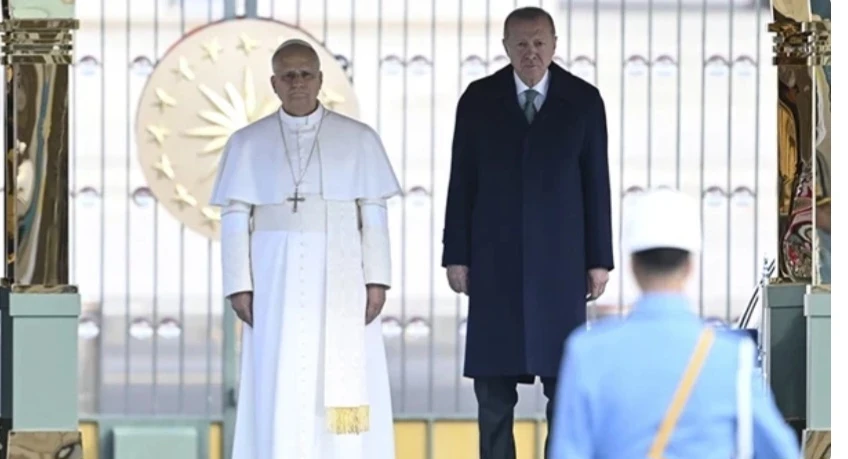 أردوغان يستقبل بابا الفاتيكان وتحذير من حرب عالمية ثالثة 