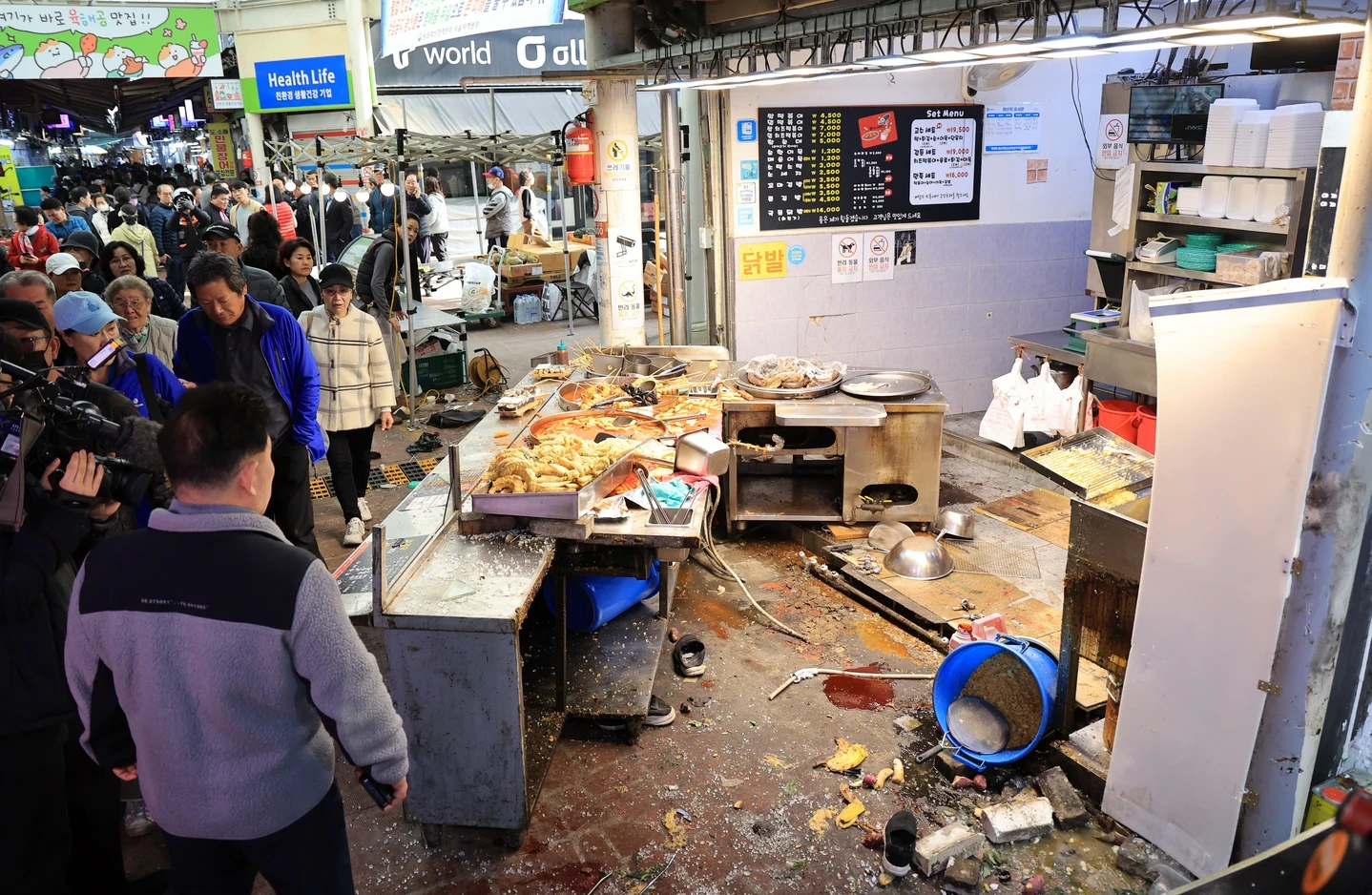 حادث مأساوي في كوريا الجنوبية: شاحنة تقتحم تجمعاً، قتيلان و18 جريحاً