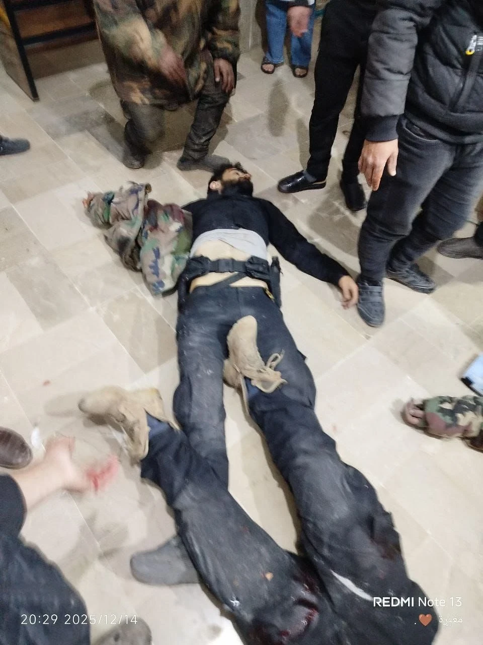 سوريا.. هجوم مسلح جنوب إدلب يوقع قتلى وجرحى بين عناصر الأمن الداخلي سوريا.. هجوم مسلح جنوب إدلب يوقع قتلى وجرحى بين عناصر الأمن الداخلي