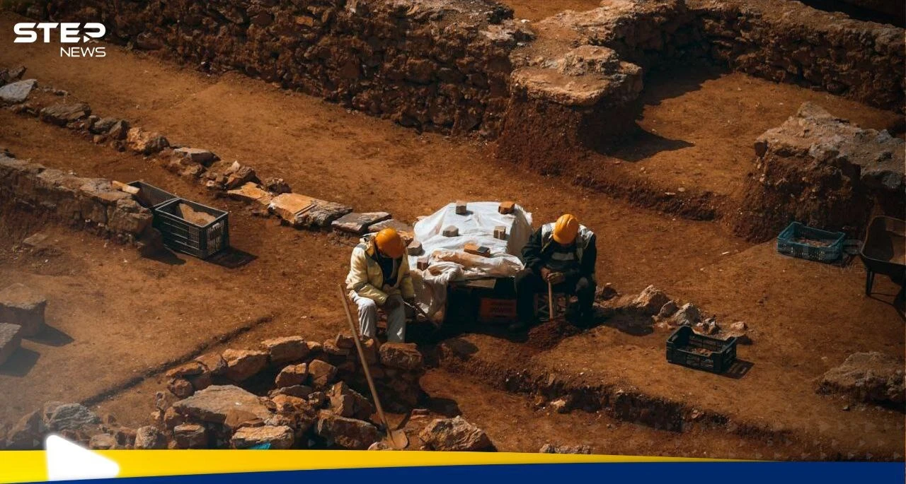 علماء آثار بريطانيون يستكشفون أحذية "كبيرة الحجم بشكل غير عادي"