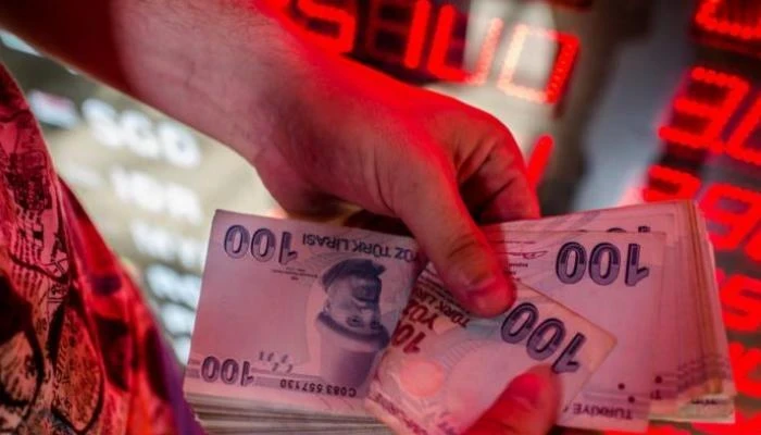 تراجع قياسي بقيمة الليرة التركية أمام الدولار