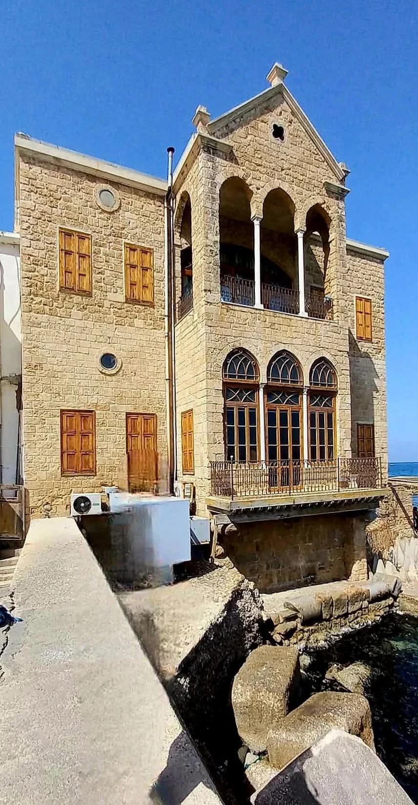 لبنان