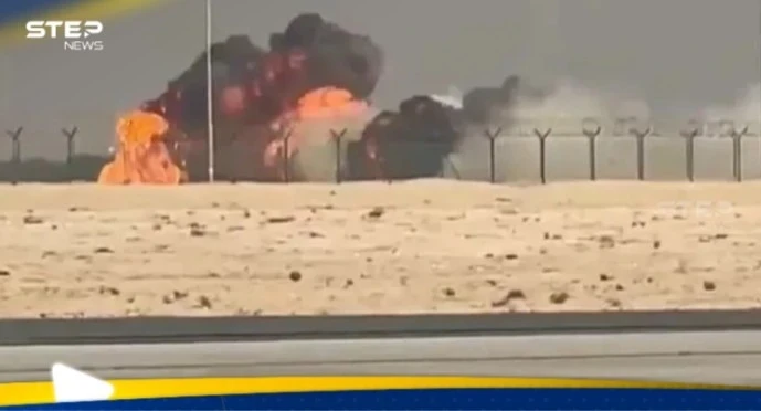 لحظة تحطم مقاتلة هندية ومصرع الطيار بسماء دبي (فيديو) لحظة تحطم مقاتلة هندية ومصرع الطيار بسماء دبي (فيديو)