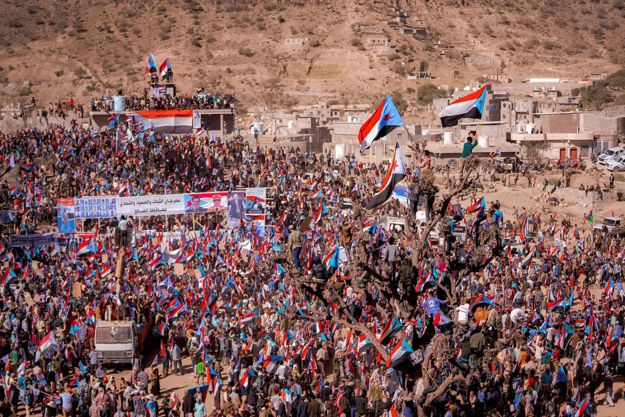 اليمن: مظاهرات مليونية في الضالع وتجديد التفويض للمجلس الانتقالي