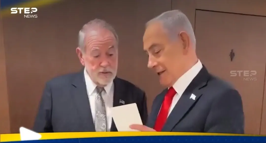 فيديو لنتنياهو يسحب من جيبه لائحة اغتيالات يثير ضجة