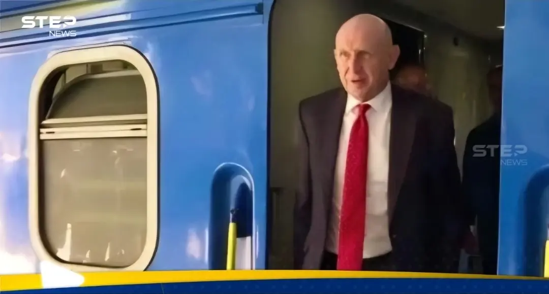 صورة متداولة لوزير الدفاع البريطاني