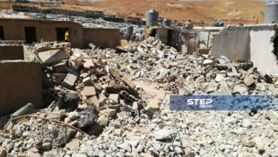 استمرار حملة الهدم المنازل الإسمنتية من قبل أهالي المخيمات في عرسال (صور)