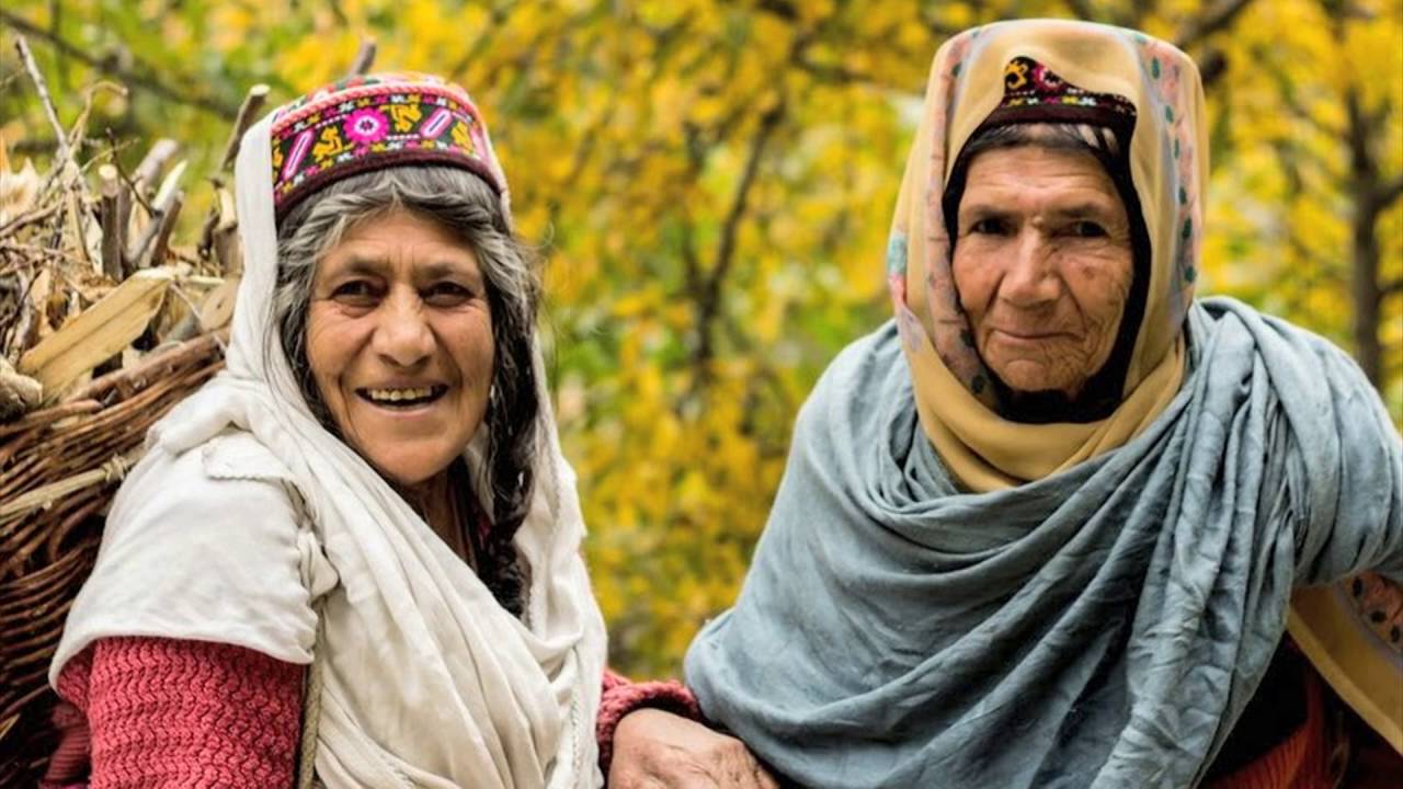 بالصور شعب مسلم يعيش لعمر 145 سنة في هذه البقعة من باكستان