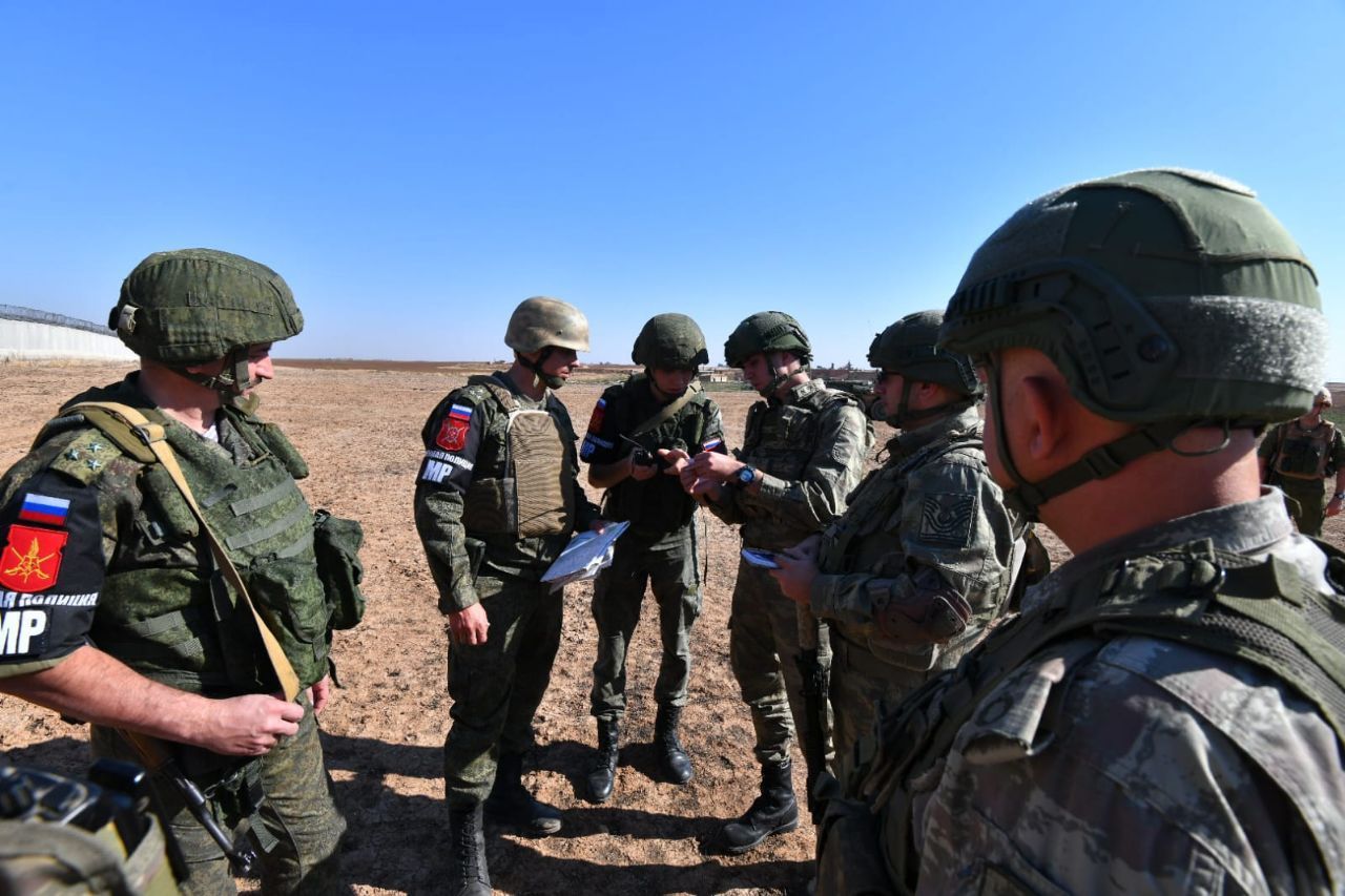 القوات الروسية التركية المشتركة تسيّر الدورية الرابعة شرق نهر الفرات
