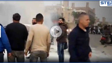 بالفيديو|| سائق أجرة لبناني يقدم على قطع طريق المطار ويحرق نفسه ومركبته