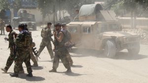 الجيش الأفغاني ينتزع السيطرة من "طالبان" في 14 مديرية وطاجيكستان تحشد قواتها على الحدود
