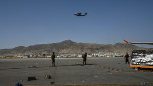 إثر التهديدات الأمنية.. فرنسا وبريطانيا تُقدمان مشروع قانون يُنفّذ في مطار كابل