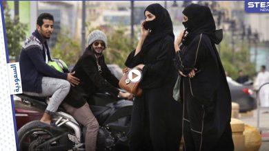 "بحادثة تحرش غير مسبوقة".. شبان يلتفون حول سيارة فتيات ويحاولون إخراجهن وغضب سعودي عارم (فيديو)
