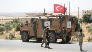 مقتل جندي تركي وجرح عددٍ آخر جرّاء استهداف صاروخي لـ"قسد" والقواعد التركية (صور)