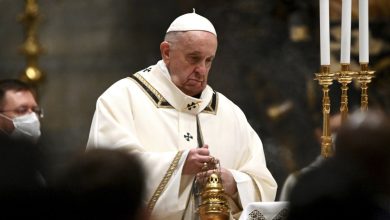 بابا الفاتيكان يعلّق على الفضيحة الجنسية بحق الأطفال في كنائس فرنسا
