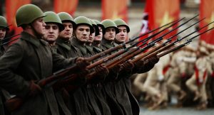 "الجيش الأحمر" السوفيتي الذي انبثق عن ثورة ومضت آثاره مع أثار حربٍ عالمية.. تعرّف عليه