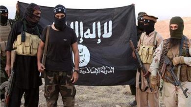 تنظيم "داعش" يقتحم حقلاً نفطياً محاذياً لقاعدةٍ أمريكية بريف دير الزور ويضرم النار فيه
