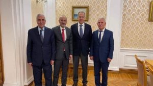 بالصور || وفد من المعارضة السورية يلتقي مسؤولين في موسكو.. اتفاق على "تشكيل هيئة مستقرة"