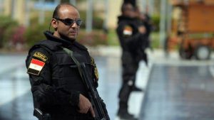 مصر.. رئيس المخابرات يُشير إلى تهديد يواجه الدولة ووزير الدفاع يحذّر