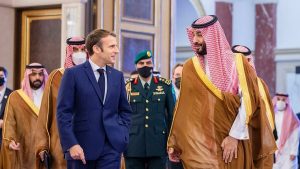 خلال زيارة ماكرون.. مشروع عسكري مشترك بين السعودية وفرنسا