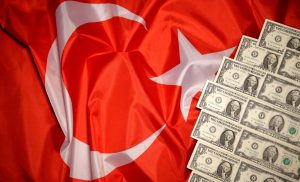 تدهور قياسي بقيمة الليرة التركية بعد إعلان البنك المركزي خفض نسبة الفائدة